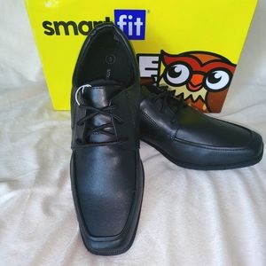 Boys 5 Black Dress Shoe NEW